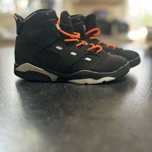 Kids size 1Y Jordan’s non marking basketball shoes.